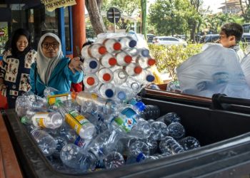 Le Cet d’Oran innove: des bouteilles en plastique contre des tickets téléphoniques