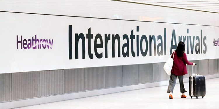 Les arrivées internationales à l'aéroport d'Heathrow