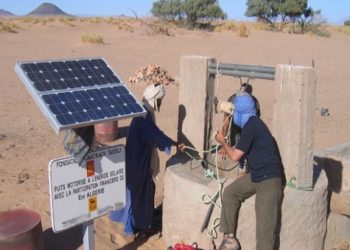Puit alimenté en énergie solaire