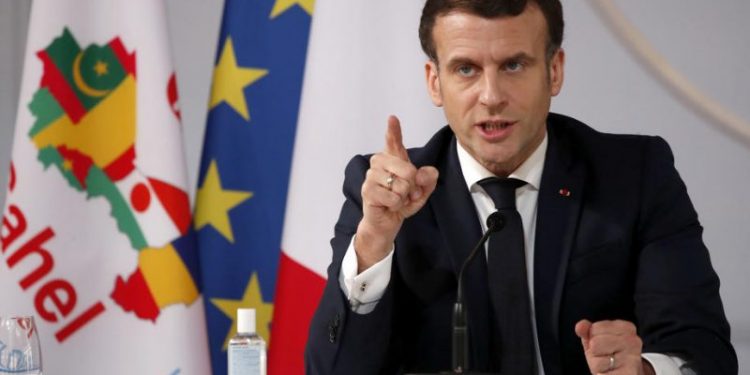 Prétendu engagement militaire de l&rsquo;Algérie dans le Sahel : L&rsquo;ambassade de France dément les propos de Macron