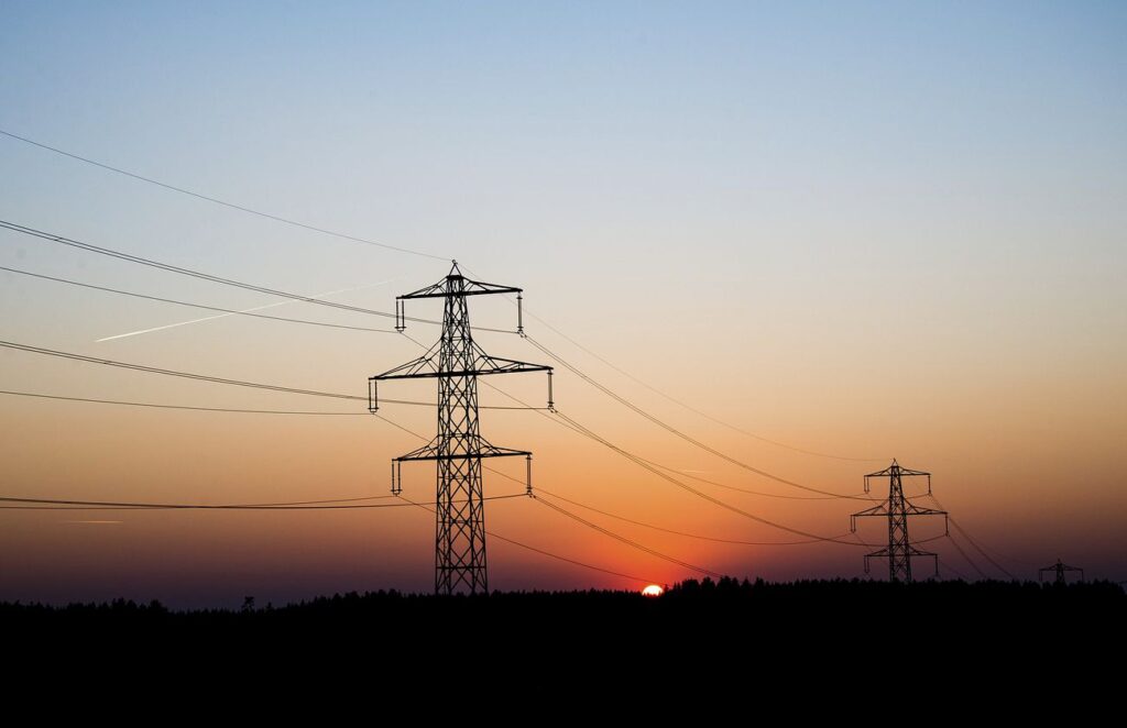 Plus de 25.000 MW d'électricité mobilisés : Arkab promet un été sans délestage