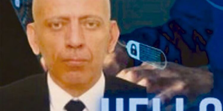 Khaled Ousmaal est professionnel expérimenté de l'IT spécialisé en cybersécurité.