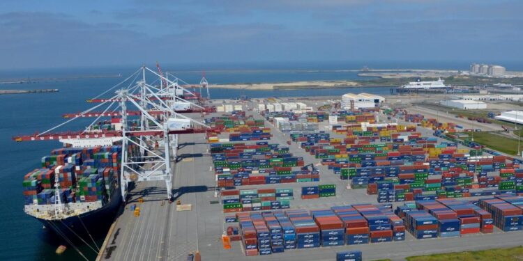 terminal a conteneurs du port de Djen Djen