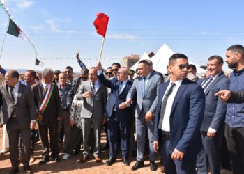 le ministre de l'Agriculture et du Développement rural, Youcef Cherfa, a donné, hier, mardi, à partir de la wilaya de Bouira, le coup d'envoi de la campagne de récolte dans les wilayas du Nord