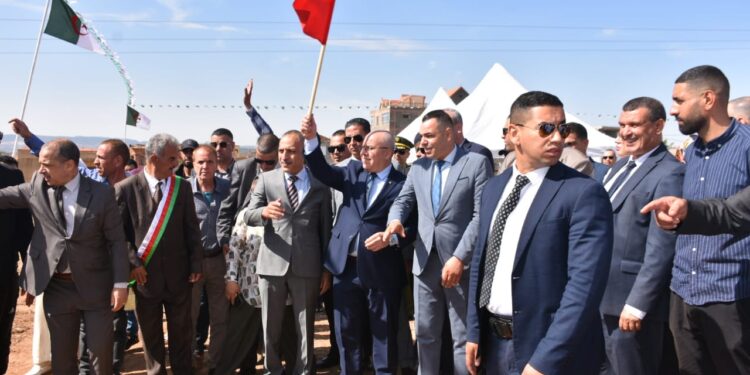 le ministre de l'Agriculture et du Développement rural, Youcef Cherfa, a donné, hier, mardi, à partir de la wilaya de Bouira, le coup d'envoi de la campagne de récolte dans les wilayas du Nord