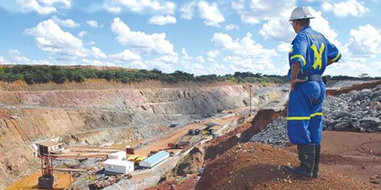 Exportation de 10 000 tonnes de feldspath prévue en 2025