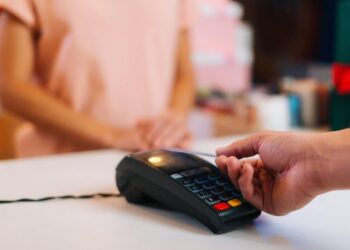 Cinq banques lanceront le service dès le mois prochain : Vers la généralisation du paiement mobile