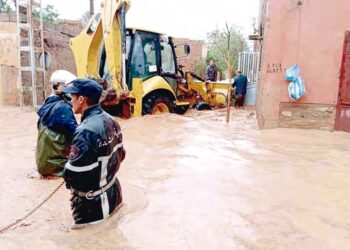Nâama : Octroi d'aides financières aux familles victimes des inondations à Aïn Sefra