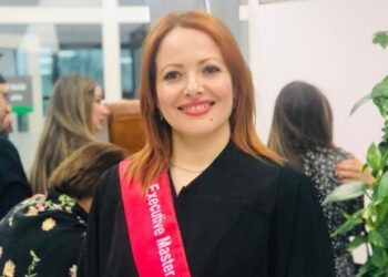 Dre Manal Guen, fondatrice et dirigeante d'un cabinet de conseil en Stratégie, Performance et Management BLUOCEAN CONSULTING