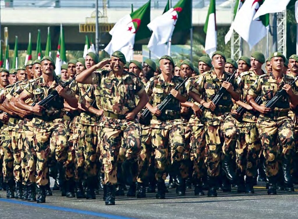Défilé militaire grandiose pour les 70 ans du déclenchement de la révolution algérienne