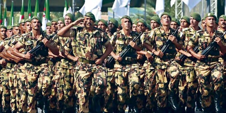 Défilé militaire grandiose pour les 70 ans du déclenchement de la révolution algérienne