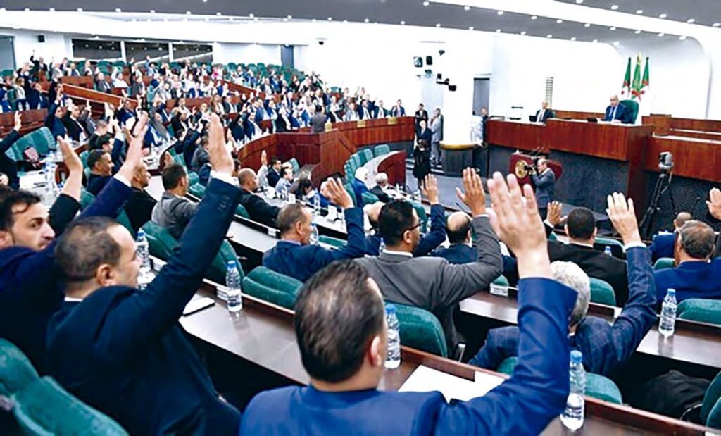 Le PLF 2025 adopté par le parlement