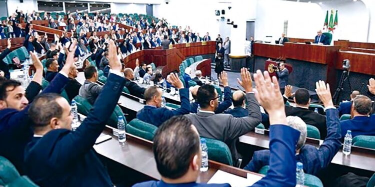 Le PLF 2025 adopté par le parlement