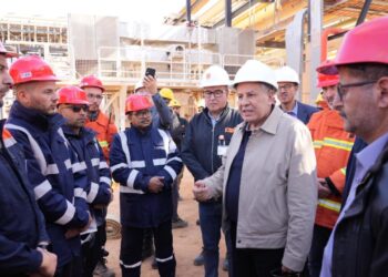 Le Président-directeur général (PDG) du groupe Sonatrach, Rachid Hachichi, a effectué samedi, une visite sur le site du complexe de traitement de gaz "Alrar"