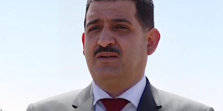 Le ministre de l'Hydraulique Taha Derbal