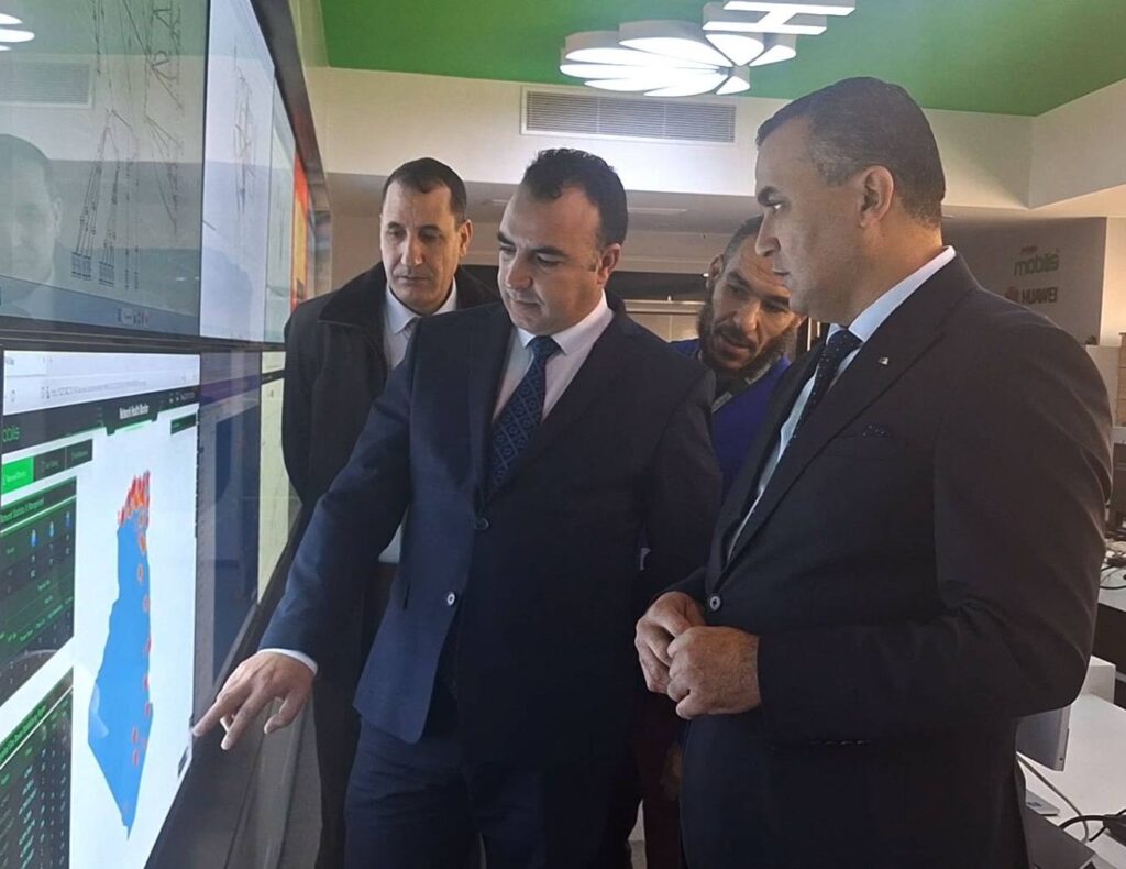 Télécoms : Zerrouki en visite à Algérie Télécom et Algérie poste
