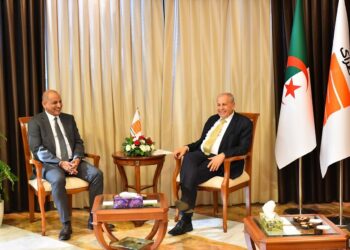 Hydrocarbures : Hachichi évoque avec son homologue mauritanien les moyens de renforcer la coopération bilatérale
