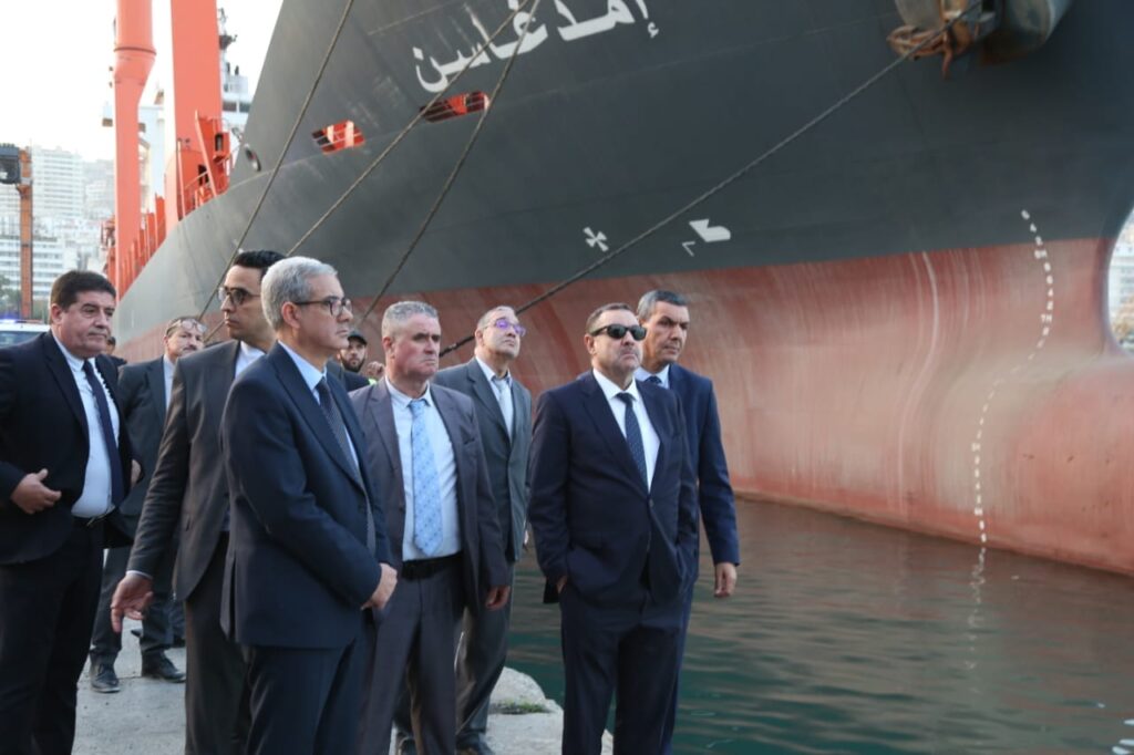 Le ministre des Transports, Saïd Sayoud a appelé, lors d'une réunion de coordination sur le secteur des transports maritime et terrestre, à la nécessité de relancer le secteur du transport maritime et portuaire