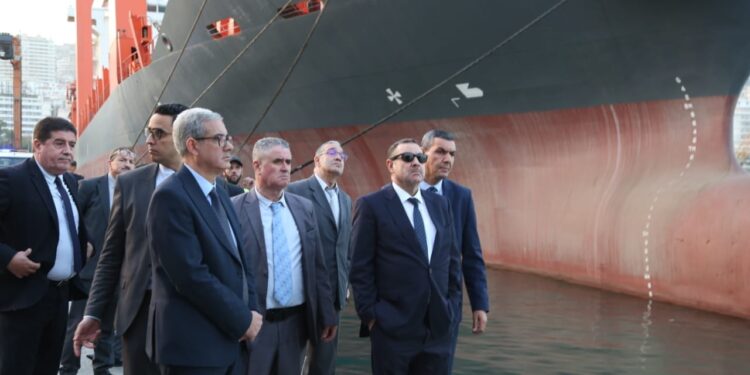 Le ministre des Transports, Saïd Sayoud a appelé, lors d'une réunion de coordination sur le secteur des transports maritime et terrestre, à la nécessité de relancer le secteur du transport maritime et portuaire