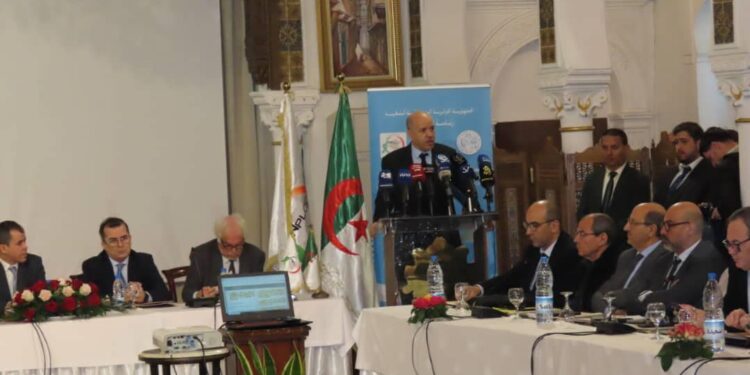 Le ministre de la Santé, M. Abdelhak Saihi, a présidé, hier, mardi, à Alger, la cérémonie d'installation des sous-commissions de la Commission nationale de prévention et de lutte contre le cancer