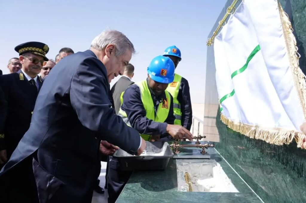 Réalisation d’une nouvelle raffinerie à Hassi Messaoud : Larbaoui pose la première pierre du projet