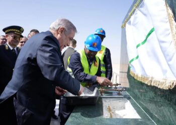 Réalisation d’une nouvelle raffinerie à Hassi Messaoud : Larbaoui pose la première pierre du projet