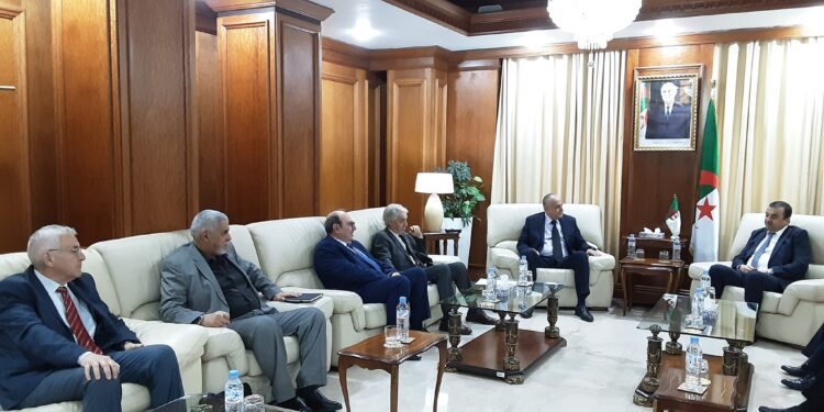 Le ministre d'Etat, ministre de l'Energie, des Mines et des Energies renouvelables, Mohamed Arkab, a reçu, hier à Alger, une délégation de l'Union nationale des investisseurs et propriétaires de relais et stations-service (Uniprest)