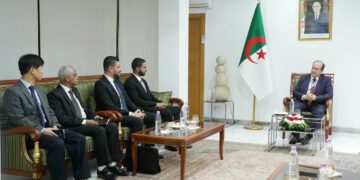 Industrie : Ghrieb reçoit les représentants du Groupe omanais Bahwan et un Constructeur automobile sud-coréen Hyundai