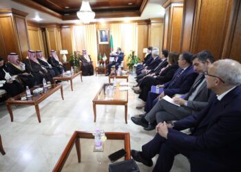 Energie : Arkab reçoit une délégation d’hommes d’affaires saoudiens