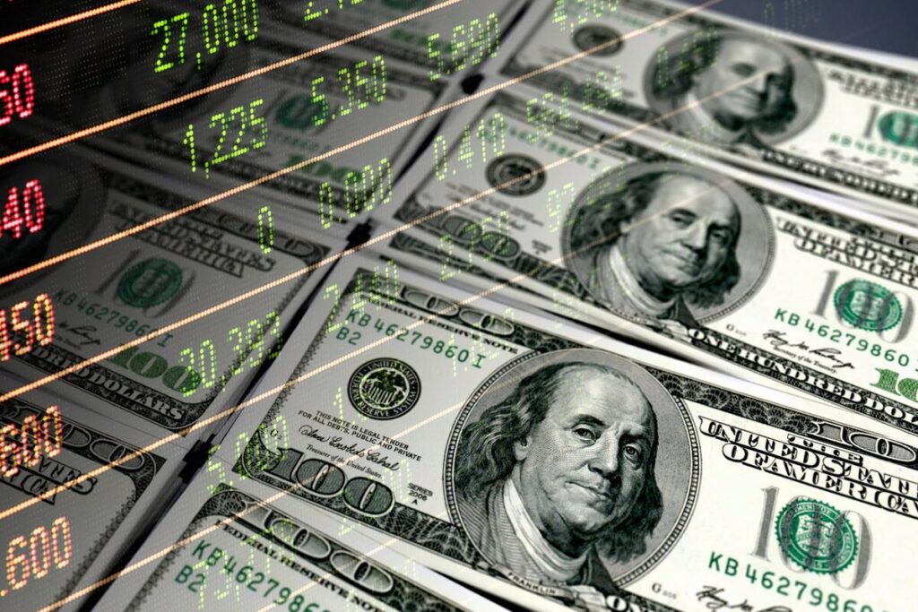Devises : Le dollar s'accroche malgré la tempête commerciale, la livre se distingue