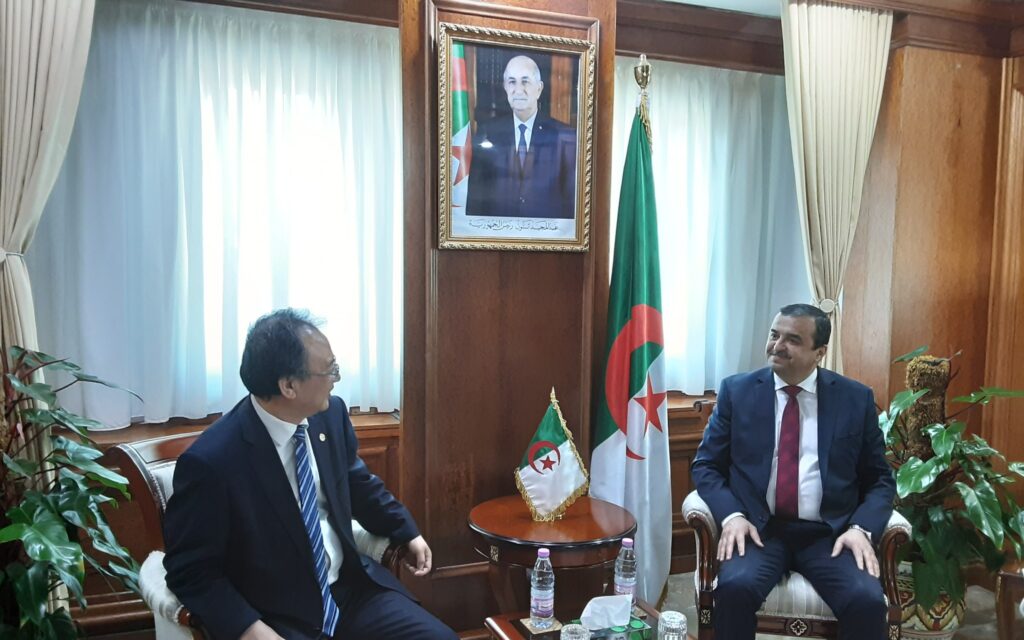 Le ministre d'Etat, ministre de l'Energie, des Mines et des Energies renouvelables, Mohamed Arkab, a reçu, samedi, le PDG de la Compagnie nucléaire nationale chinoise (CNNC), M. Wang Yong