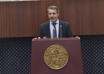 Le ministre des Finances, M. Abdelkrim Bouzred