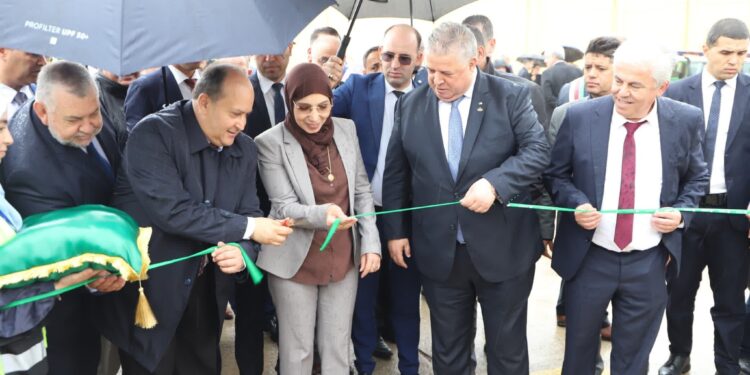 Boumerdès : Sifi Ghrieb inaugure la raffinerie de sucre «Tafadis» à Larbatache