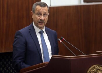 Le ministre des Travaux publics et des Infrastructures de base, Lakhdar Rekhroukh