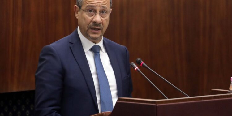Le ministre des Travaux publics et des Infrastructures de base, Lakhdar Rekhroukh