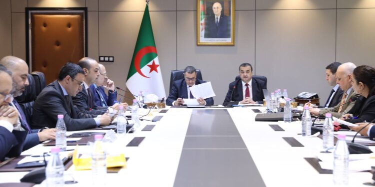Au centre d'une réunion entre les ministres des Transports et de l'Energie : Le projet d'une compagnie nationale aérienne de transport domestique