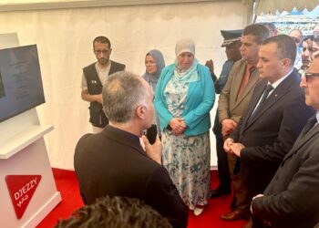 Jijel : Zerrouki insiste sur le renforcement de la couverture des plages par les réseaux de téléphonie mobile et l'internet 