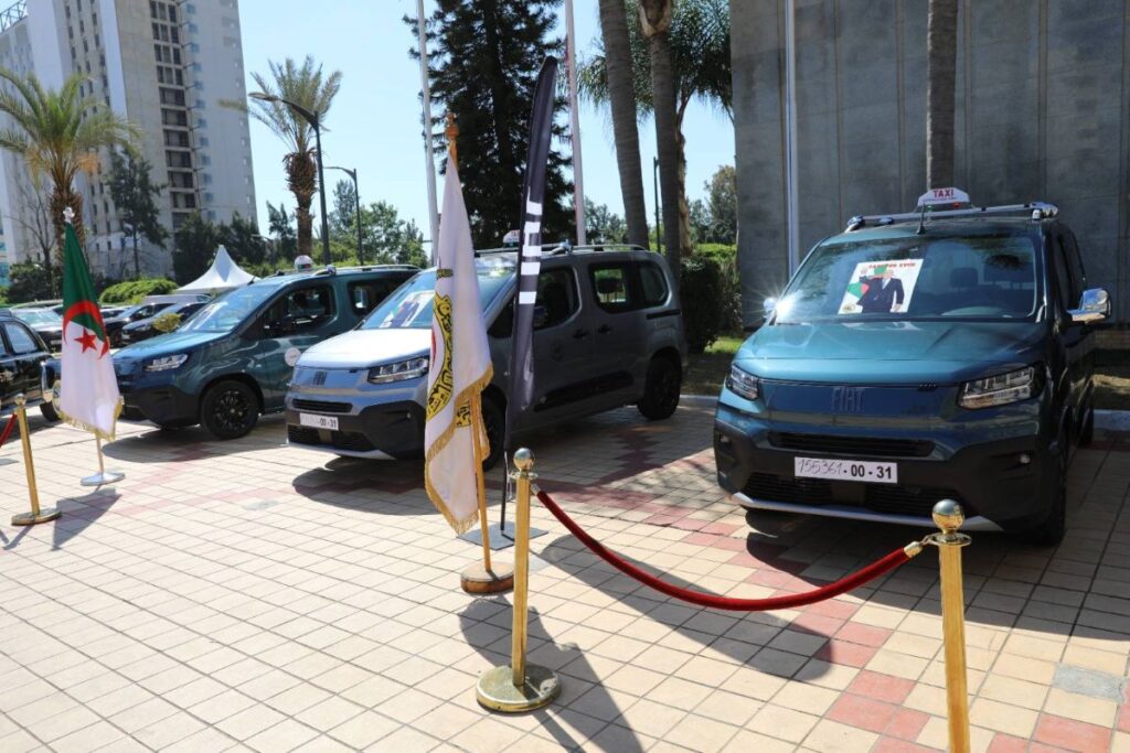 Véhicules "Fiat" fabriqués localement : Livraison du premier lot aux chauffeurs de taxi