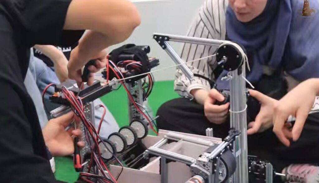 Ouargla : Forte participation au concours de robotique des jeunes