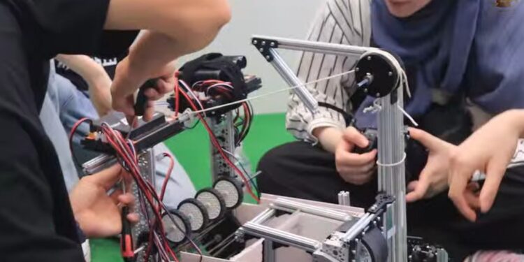 Ouargla : Forte participation au concours de robotique des jeunes