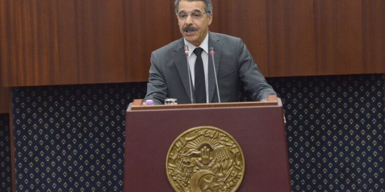 Le ministre des Finances, M. Abdelkrim Bouzred