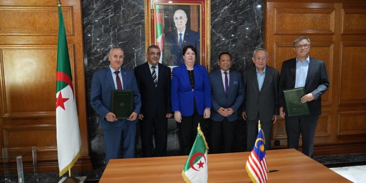 Mines : Signature d'un mémorandum d'entente entre le groupe "Sonarem" et le groupe malaisien "Lion"