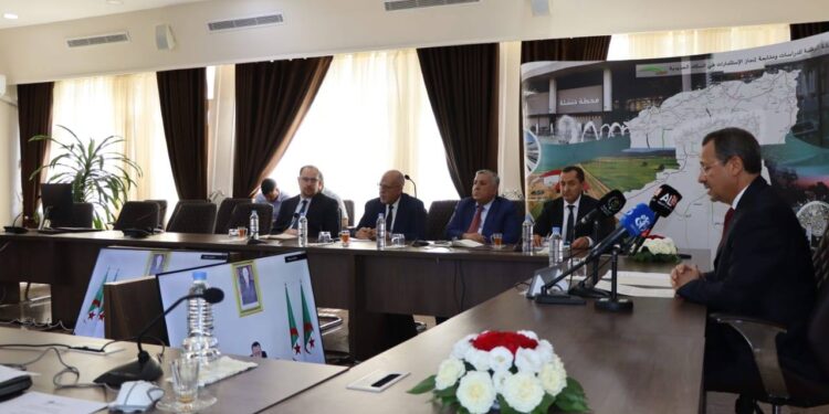 Route transsaharienne : Rekhroukh insiste sur la mise en place d'un système de gestion efficace pour concrétiser le corridor économique