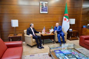 Le ministre d'Etat, ministre des Affaires étrangères, de la Communauté nationale à l'étranger et des Affaires africaines, M. Ahmed Attaf, a reçu, hier, dimanche, le haut conseiller du président des Etats-Unis d'Amérique pour l'Afrique, M. Massad Boulos, qui effectue une visite officielle en Algérie