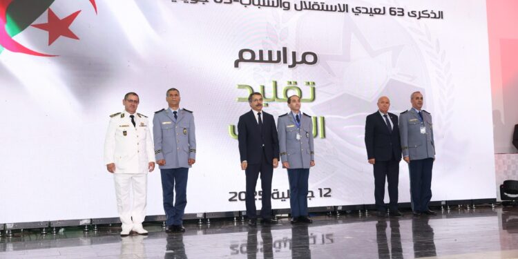 À l'occasion de la célébration de l'anniversaire de l'indépendance, organisée ce samedi au Club national de l'Armée à Alger par la Direction générale des Douanes, le ministre des Finances, Abdelkrim Bouzred, a prononcé une allocution