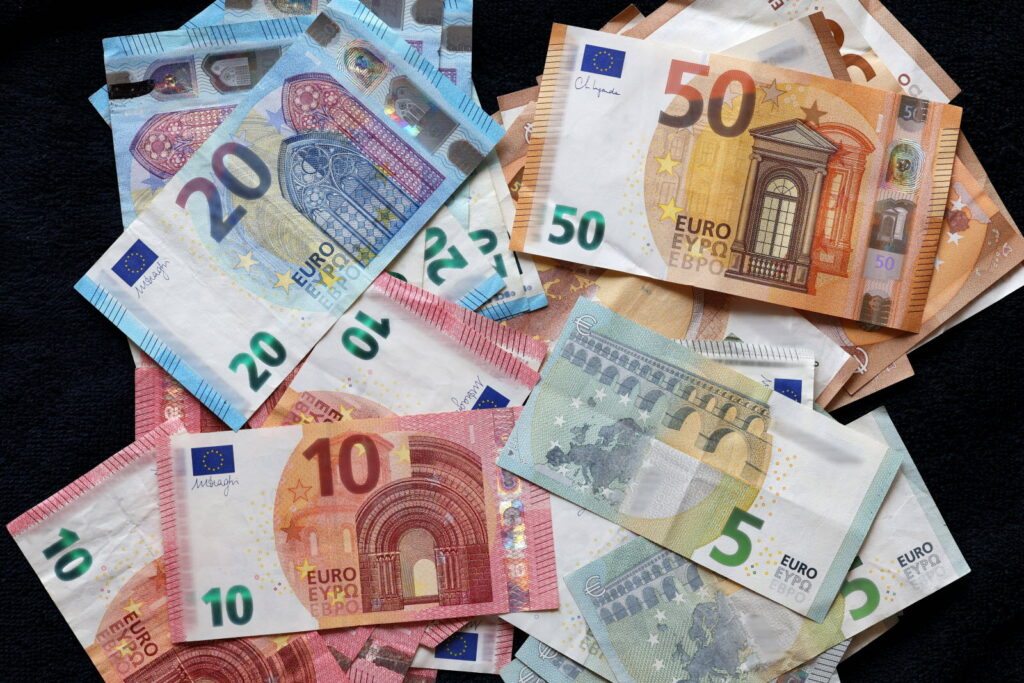 Chlef : Démantèlement d’un réseau de faux-monnayeurs, 1,4 million d’euros saisis