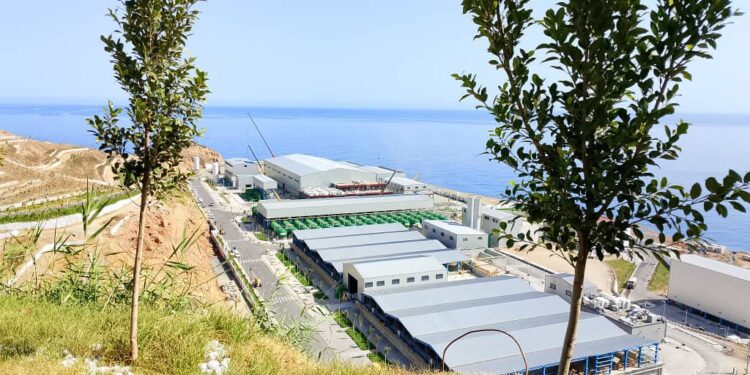 la station de dessalement d’eau de mer de Tighremt (commune de Toudja, wilaya de Béjaïa)