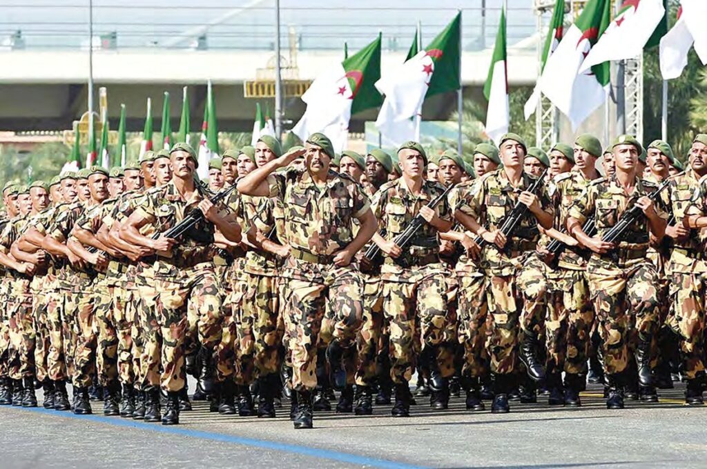 Revue El-Djeïch : La cohésion entre les Algériens et leur armée, une épine dans la gorge des ennemis de l'Algérie
