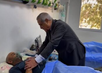 Le Premier ministre, M. Nadir Larbaoui, s'est rendu, hier, dimanche matin, à l'établissement hospitalier spécialisé Salim Zemirli (Alger) pour s'enquérir de l'état de santé et des conditions de prise en charge des blessés victimes de la chute d'un bus de transport de voyageurs dans l'Oued El Harrach