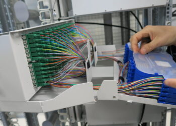 Internet : La fibre optique à l’échelle nationale "début 2027"
